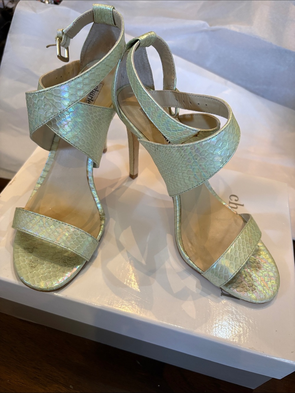 Charles David Icon Iridescent Mint Crisscross Stiletto Leather Sandals + box